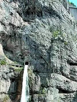 Vajont, 63 anni dopo il disastro - L’acqua torna a far paura Vajont, 63 anni dopo il disastro - L’acqua torna a far paura
