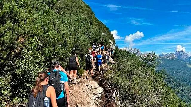 arrivano le sentinelle contro i turisti cafoni