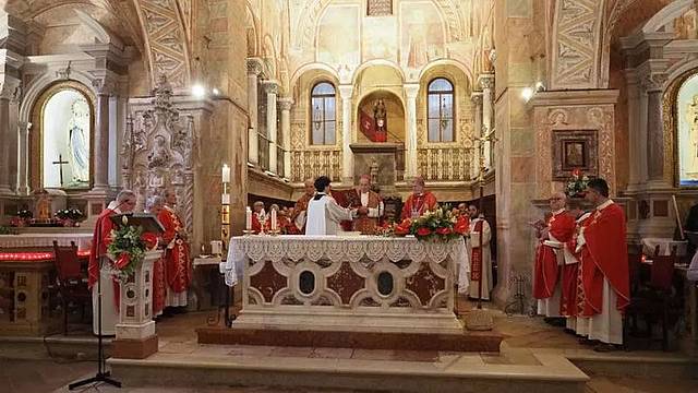 La messa solenne a San Vittore