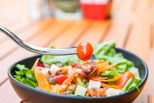 Un piatto di insalata - 123rf