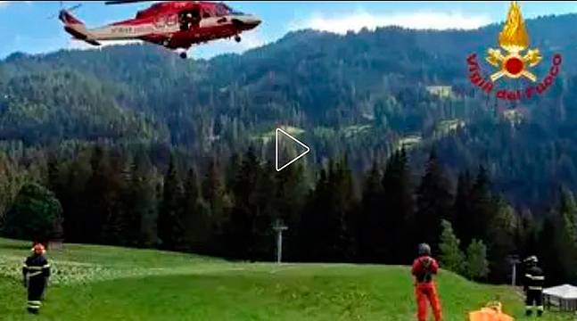 Ecco le immagini del salvataggio dei due cani a Selva di Cadore Ecco le immagini del salvataggio dei due cani a Selva di Cadore