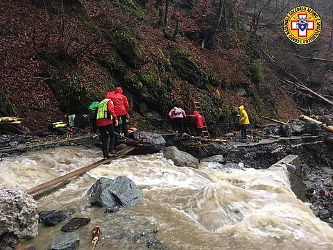 immagini dell'evacuazione di oggi a Laveder di Gosaldo 2