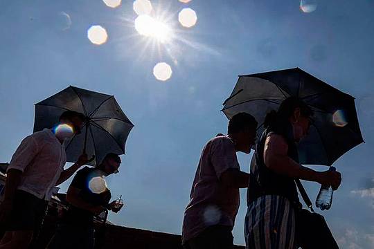 Ancora una domenica di caldo - (Afp) Ancora una domenica di caldo - (Afp)