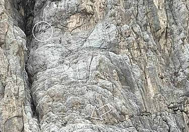 risalendo la Via Tomasson sulla parete sud della Marmolada