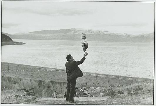 Henri-Cartier-Bresson-Lac-Sevan-Arménie-URSS-1972-1068x724 Henri-Cartier-Bresson-Lac-Sevan-Arménie-URSS-1972-1068x724