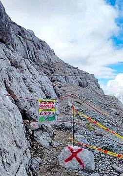 Ferrata Berti - bloccati i tre accessi 2