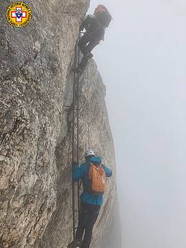 soccorritori verso la cima della Tofana di Mezzo 3