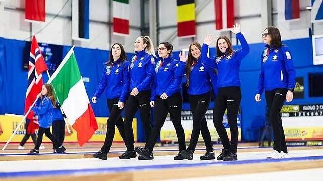 L'Italia femminile del curling, qui dopo l'argento agli Europei L'Italia femminile del curling, qui dopo l'argento agli Europei
