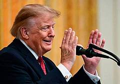 Trump e il mea culpa, Usa volano e non l'ho spiegato, ho fatto un pessimo lavoro Trump e il mea culpa, Usa volano e non l'ho spiegato, ho fatto un pessimo lavoro