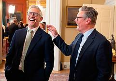 Gary Lineker insieme all'ex premier Uk Keir Starmer (Ipa-Ftg) Gary Lineker insieme all'ex premier Uk Keir Starmer (Ipa-Ftg)