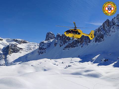 Parte nord delle Tre Cime di Lavaredo nel territorio di Dobbiaco Parte nord delle Tre Cime di Lavaredo nel territorio di Dobbiaco
