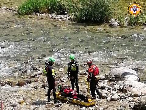 nelle acque del Brenta a Valstagna 1 nelle acque del Brenta a Valstagna 1