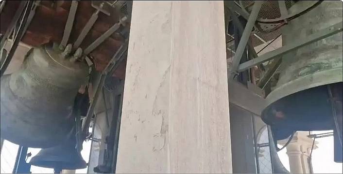 Preghiere e campane a lutto, a San Marco il dolore per la morte di Papa Francesco - Corriere delle Alpi