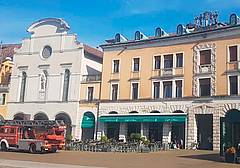 Le coperture saltate sugli edifici della piazza dei Martiri Le coperture saltate sugli edifici della piazza dei Martiri