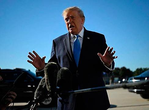 Trump - l'ultima idea, 'Ricompensa di 1 milione a chi denuncia frodi alle elezioni'. Trump - l'ultima idea, 'Ricompensa di 1 milione a chi denuncia frodi alle elezioni'.