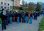 Gli studenti dell'istituto Follador manifestano davanti alla scuola contro la modifica dell'orario e per un ambiente scolastico più sereno