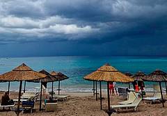 Maltempo in arrivo al mare - (Adnkronos) Maltempo in arrivo al mare - (Adnkronos)