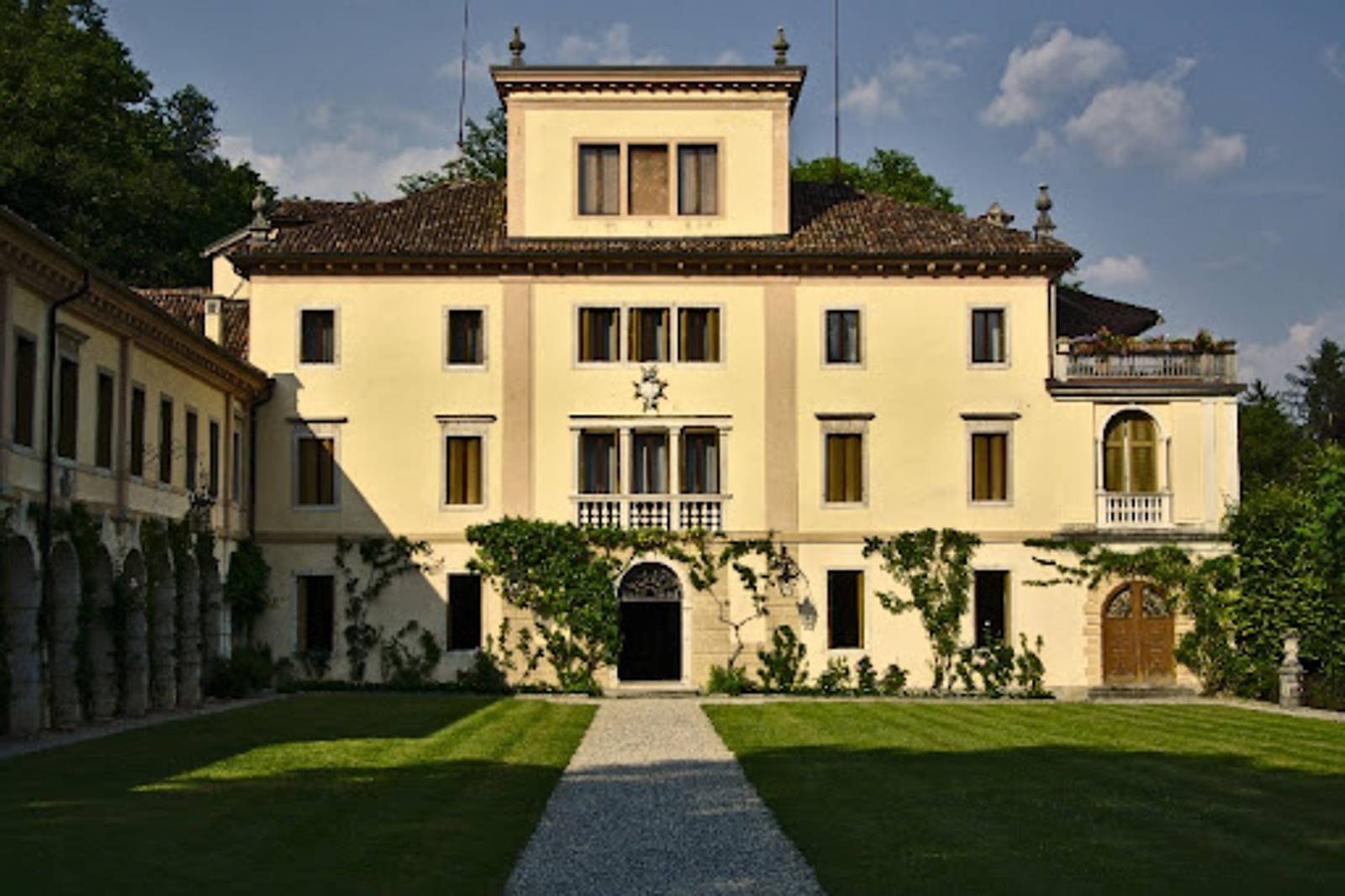 Webdolomiti Venerdi Sera Degustazione Di Vini Bellunesi A Villa Gaggia Nell Ambito Della Rassegna Estate In Villa Venerdi 10 Settembre