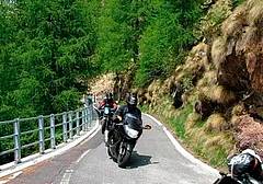Motociclisti sulle strade bellunesi Motociclisti sulle strade bellunesi