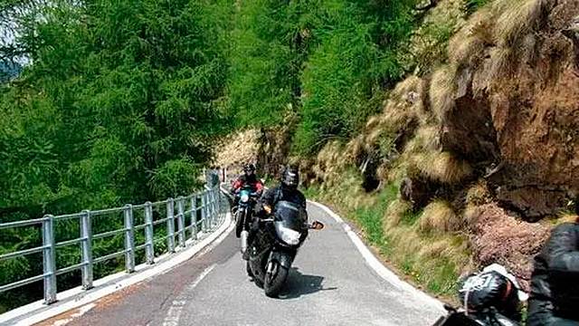 Motociclisti sulle strade bellunesi Motociclisti sulle strade bellunesi