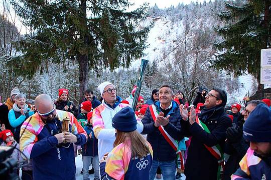 Torcia olimpica sul Vajont - la partenza da Erto per ricordare le vittime