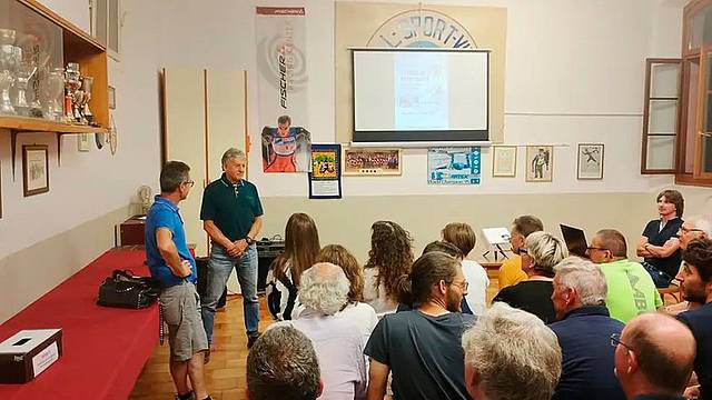 Diego Dalla Rosa durante la serata a Villaga organizzata dall'Enal Sport