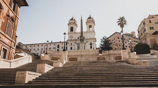 Scalinata di Trinità dei Monti - unsplash Scalinata di Trinità dei Monti - unsplash