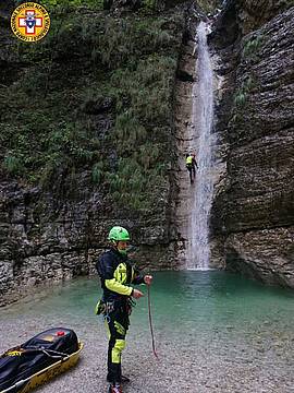 Gruppo forre del Soccorso alpino e speleologico Veneto 4 Gruppo forre del Soccorso alpino e speleologico Veneto 4