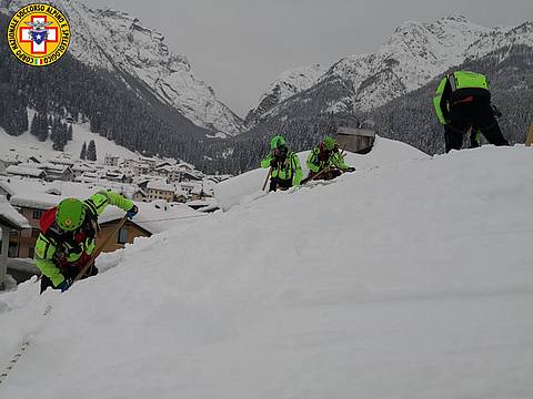 Continua attività sgombero neve 2 Continua attività sgombero neve 2
