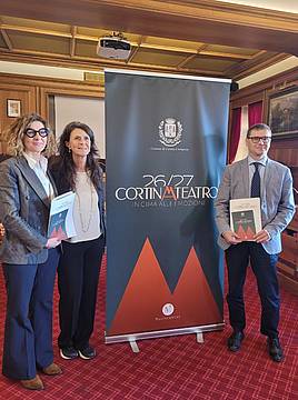 CortinAteatro, un anno sulle vette della cultura. Venerdì 30 ottobre l'esordio del cartellone 2026 2027 CortinAteatro, un anno sulle vette della cultura. Venerdì 30 ottobre l'esordio del cartellone 2026 2027
