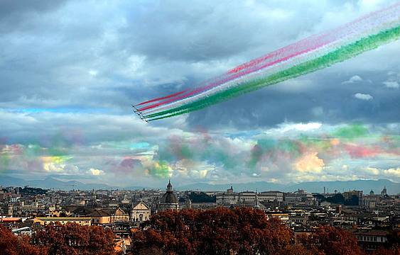 Il sorvolo delle Frecce Tricolori