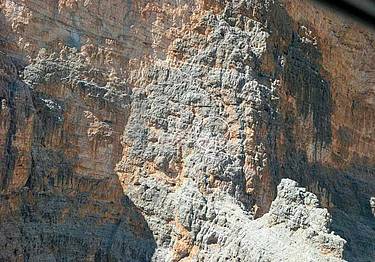 sulle Marmarole, il sentiero del Pastore che taglia il Ciastelin sopra il Rifugio Baion sulle Marmarole, il sentiero del Pastore che taglia il Ciastelin sopra il Rifugio Baion