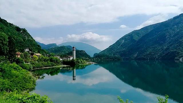 Una veduta del lago del Corlo - Arsiè