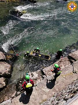 nelle acque del Brenta a Valstagna 2 nelle acque del Brenta a Valstagna 2
