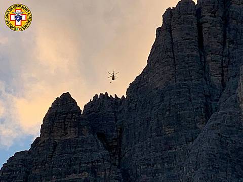 lungo la via normale della Grande delle Tre Cime di Lavaredo lungo la via normale della Grande delle Tre Cime di Lavaredo