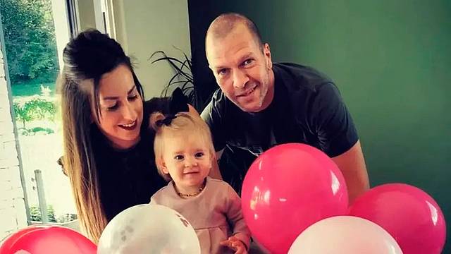 Ludovica con papà e mamma quando ha compiuto un anno