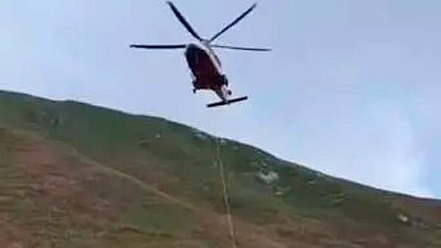 Il recupero dell'asinella Moretta sul monte Serva