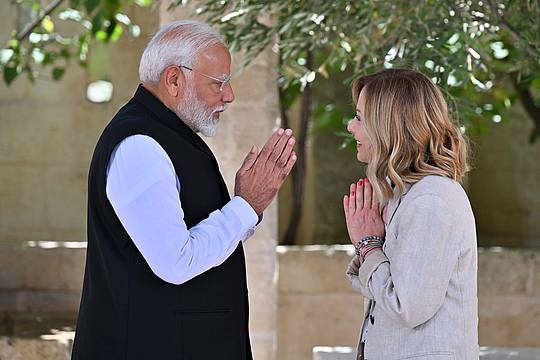 Narendra Modi e Giorgia Meloni all’ultimo G7 (Ipa-Fotogramma)