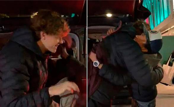 Sinner - trionfo e regalo al 'bambino portafortuna' - Il gesto di Jannik per il super tifoso a Parigi