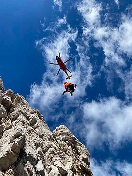 Alpinista colpita da un masso sulla Grande delle Tre Cime di Lavaredo 1 Alpinista colpita da un masso sulla Grande delle Tre Cime di Lavaredo 1
