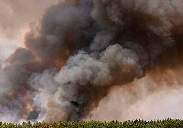 Francia, emergenza nella Gironda devastanti incendi nel Bacino di Arcachon tra Le Porge, Lacanau e Saumos (Ipa) Francia, emergenza nella Gironda devastanti incendi nel Bacino di Arcachon tra Le Porge, Lacanau e Saumos (Ipa)