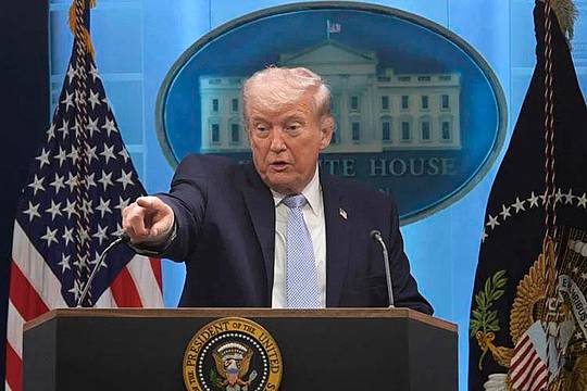 Scure di Trump sui giornalisti - niente accesso alla Casa Bianca per Cnn, Ms Now e Politico.