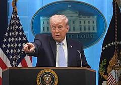 Scure di Trump sui giornalisti - niente accesso alla Casa Bianca per Cnn, Ms Now e Politico. Scure di Trump sui giornalisti - niente accesso alla Casa Bianca per Cnn, Ms Now e Politico.