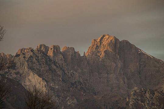 la Schiara e la Gusela del Vescovà - foto Nicola Losego la Schiara e la Gusela del Vescovà - foto Nicola Losego