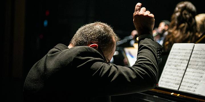 Musica-concerto_pexels-jamalyahyayev-2296100