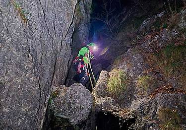 Recuperati escursionisti bloccati sopra un salto di roccia