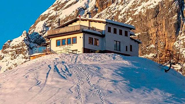Il rifugio Scarpa sull'Agner Il rifugio Scarpa sull'Agner