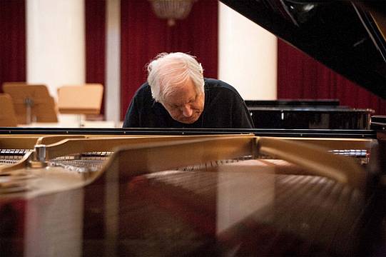 Il pianista russo Grigory Sokolov