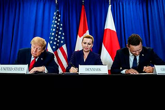 La firma dell'accordo sulla Groenlandia - (Ipa) La firma dell'accordo sulla Groenlandia - (Ipa)