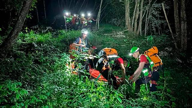 Un intervento notturno del Soccorso Alpino (foto d'archivio - dal Corriere delle Alpi) Un intervento notturno del Soccorso Alpino (foto d'archivio - dal Corriere delle Alpi)
